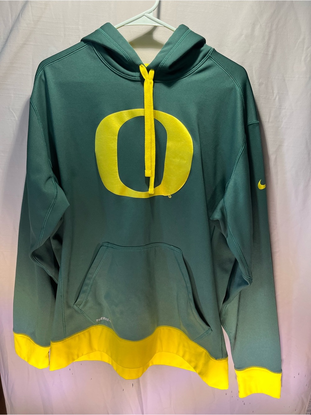 Nike Men’s Green and Yellow Crewneck Hoodie with Oregon sucks Logo large